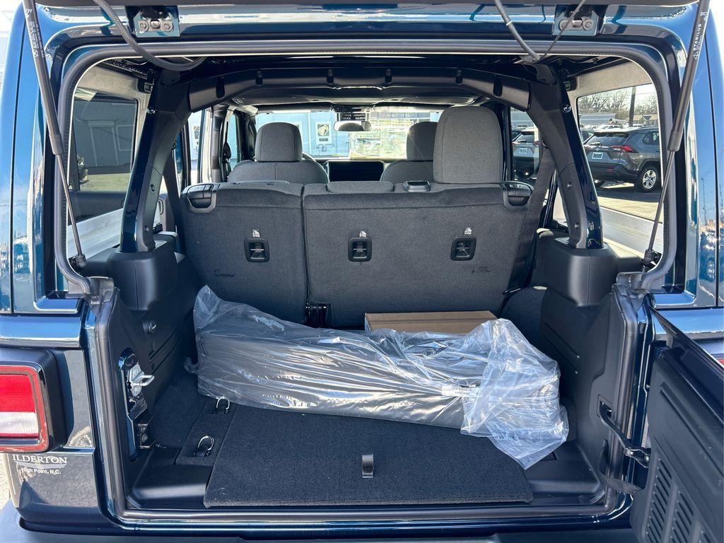 new 2025 Jeep Wrangler car, priced at $39,999