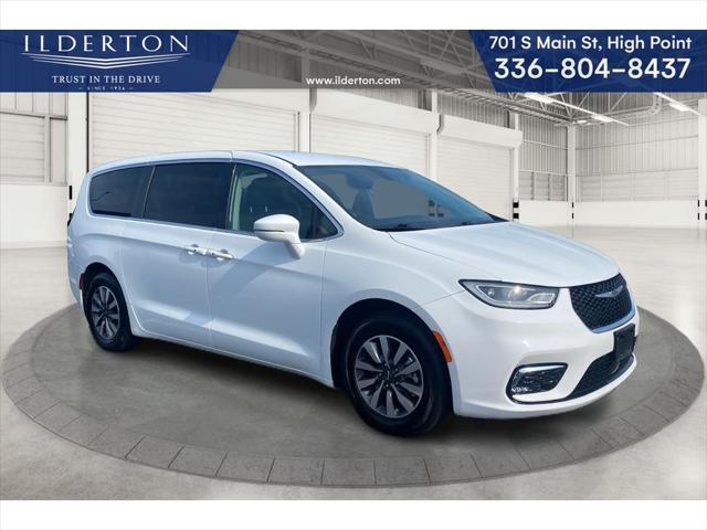 used 2022 Chrysler Pacifica Hybrid car, priced at $28,931