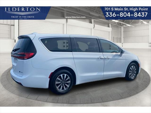 used 2022 Chrysler Pacifica Hybrid car, priced at $28,931