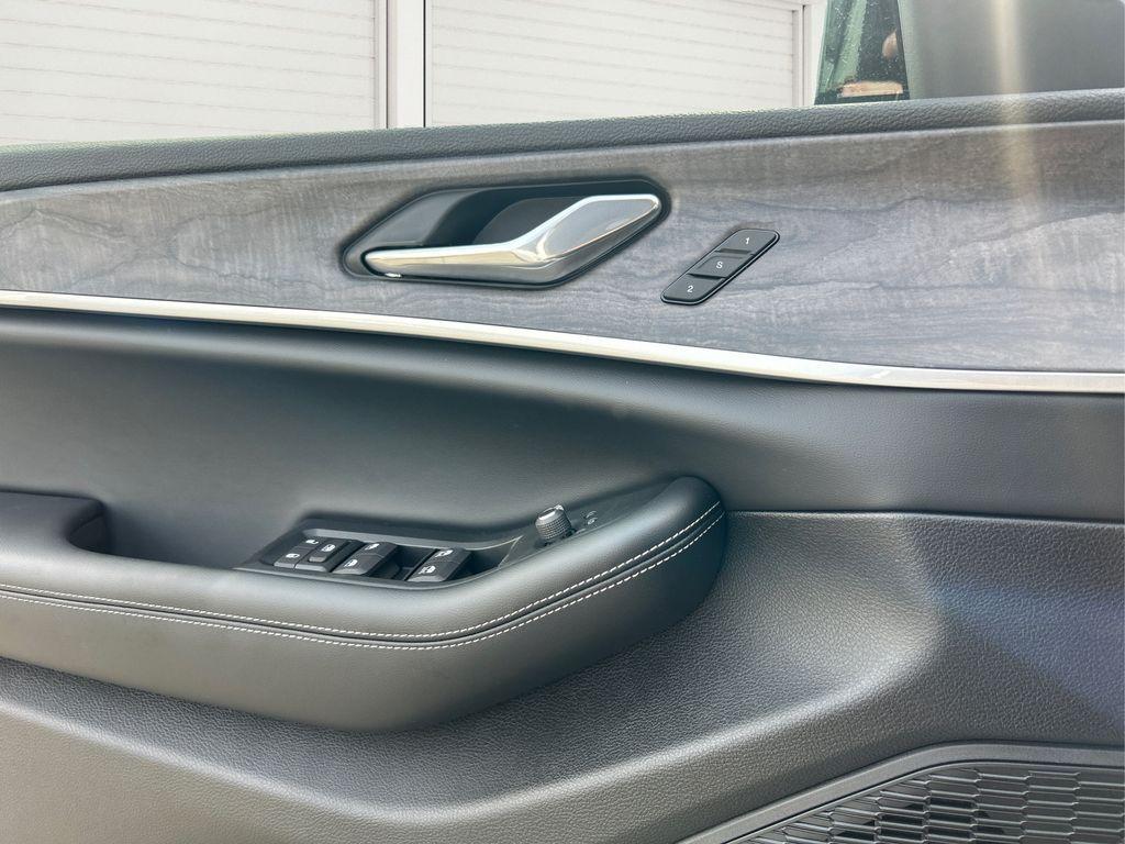 new 2025 Jeep Grand Cherokee car, priced at $46,249