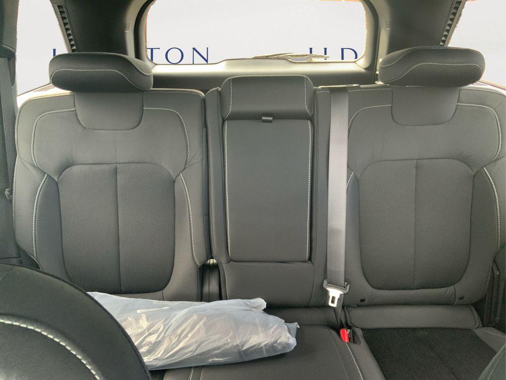 new 2025 Jeep Grand Cherokee car, priced at $39,999