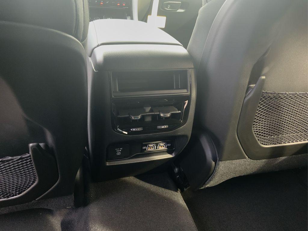 new 2025 Jeep Grand Cherokee car, priced at $39,999