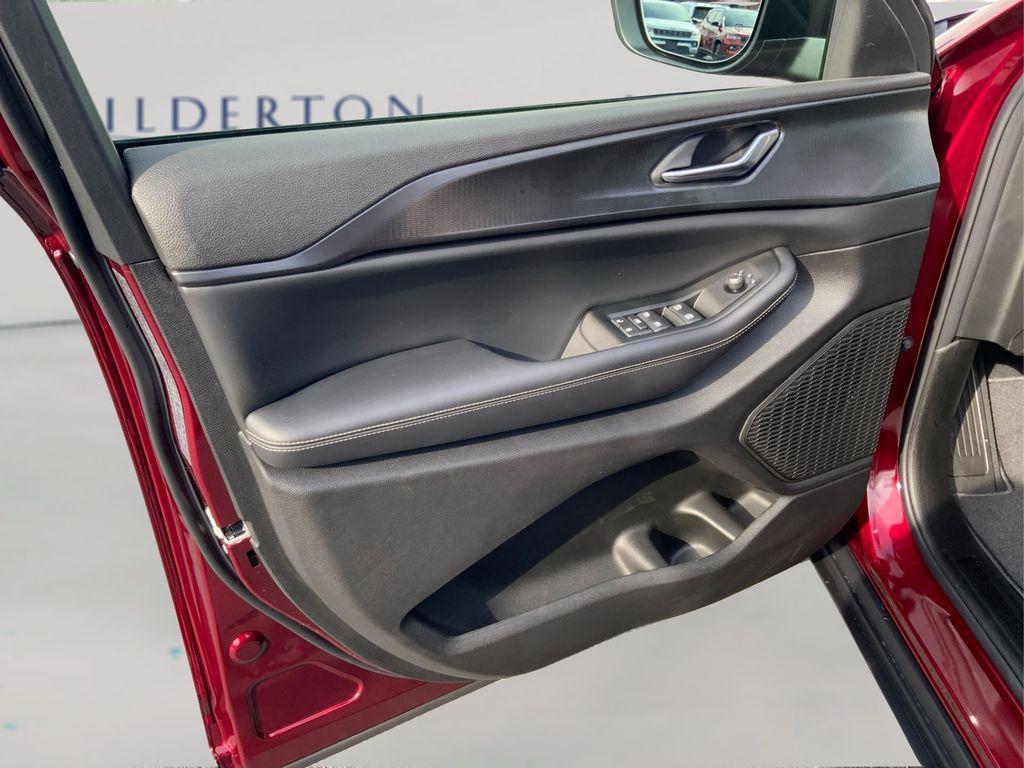 new 2025 Jeep Grand Cherokee car, priced at $35,420