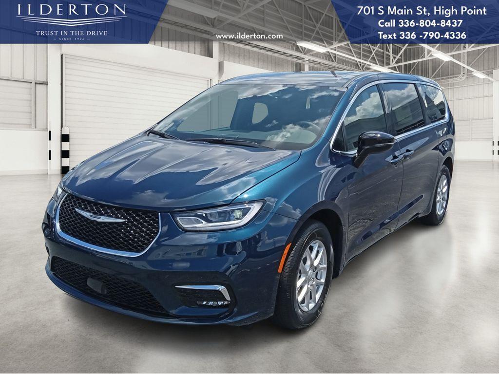 new 2025 Chrysler Pacifica car, priced at $39,249