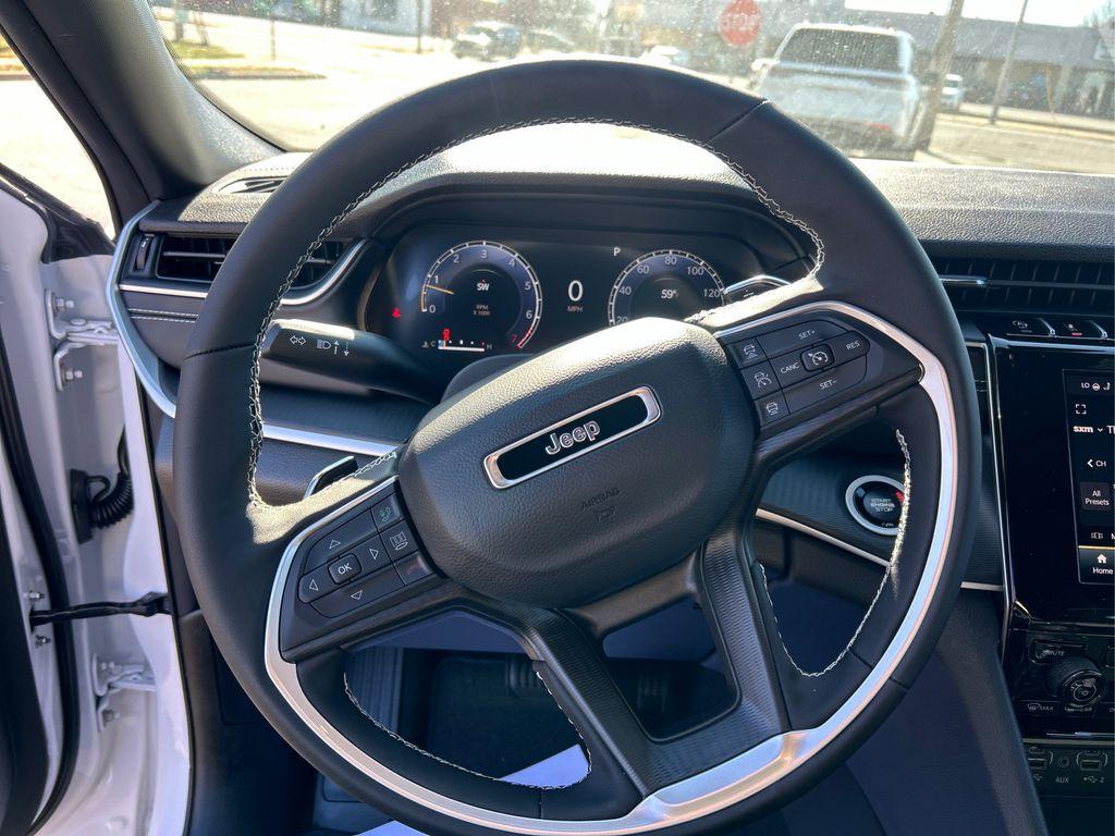 new 2025 Jeep Grand Cherokee car, priced at $38,249
