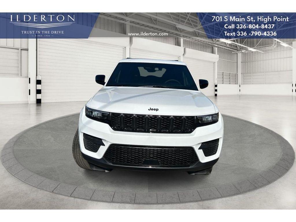 new 2025 Jeep Grand Cherokee car, priced at $38,249