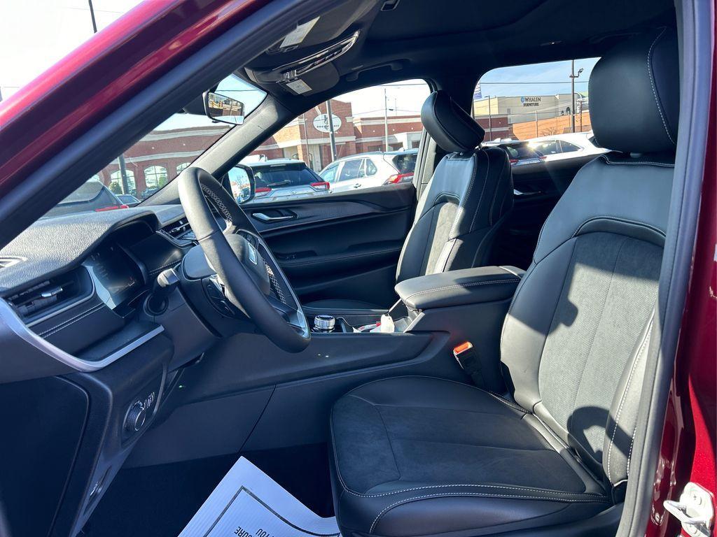 new 2025 Jeep Grand Cherokee L car, priced at $41,249