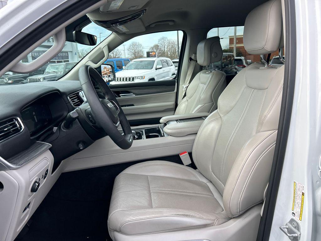 used 2023 Jeep Wagoneer car, priced at $42,295