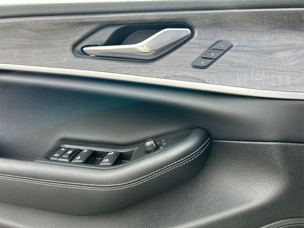 new 2025 Jeep Grand Cherokee L car, priced at $46,249