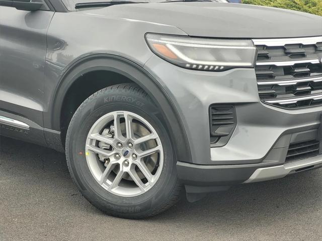 new 2025 Ford Explorer car, priced at $40,950