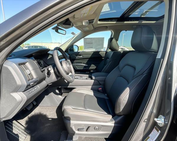 new 2025 Nissan Pathfinder car, priced at $45,179