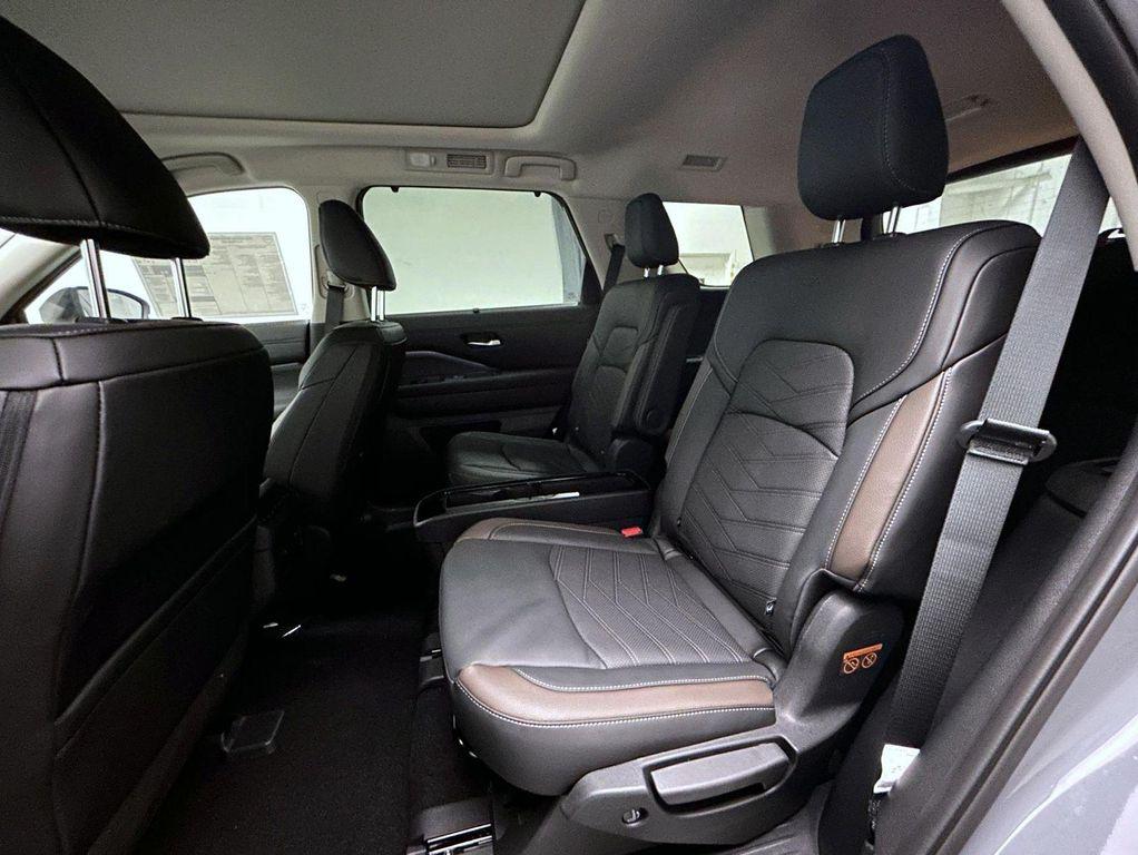 new 2025 Nissan Pathfinder car, priced at $47,233