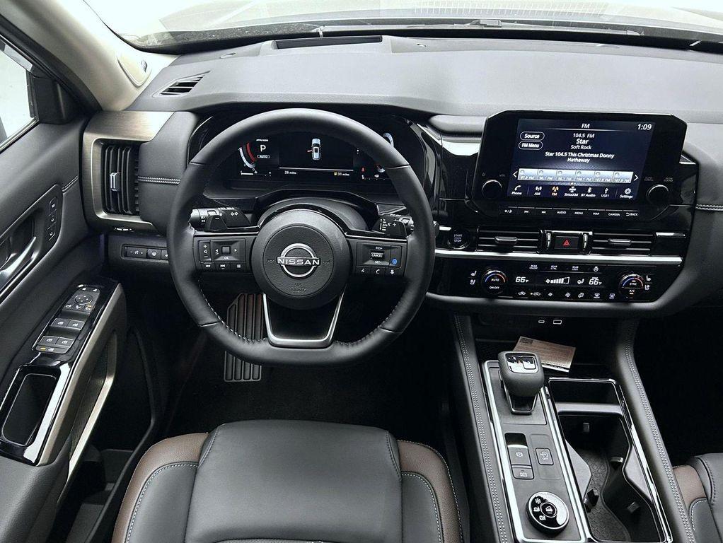 new 2025 Nissan Pathfinder car, priced at $46,572