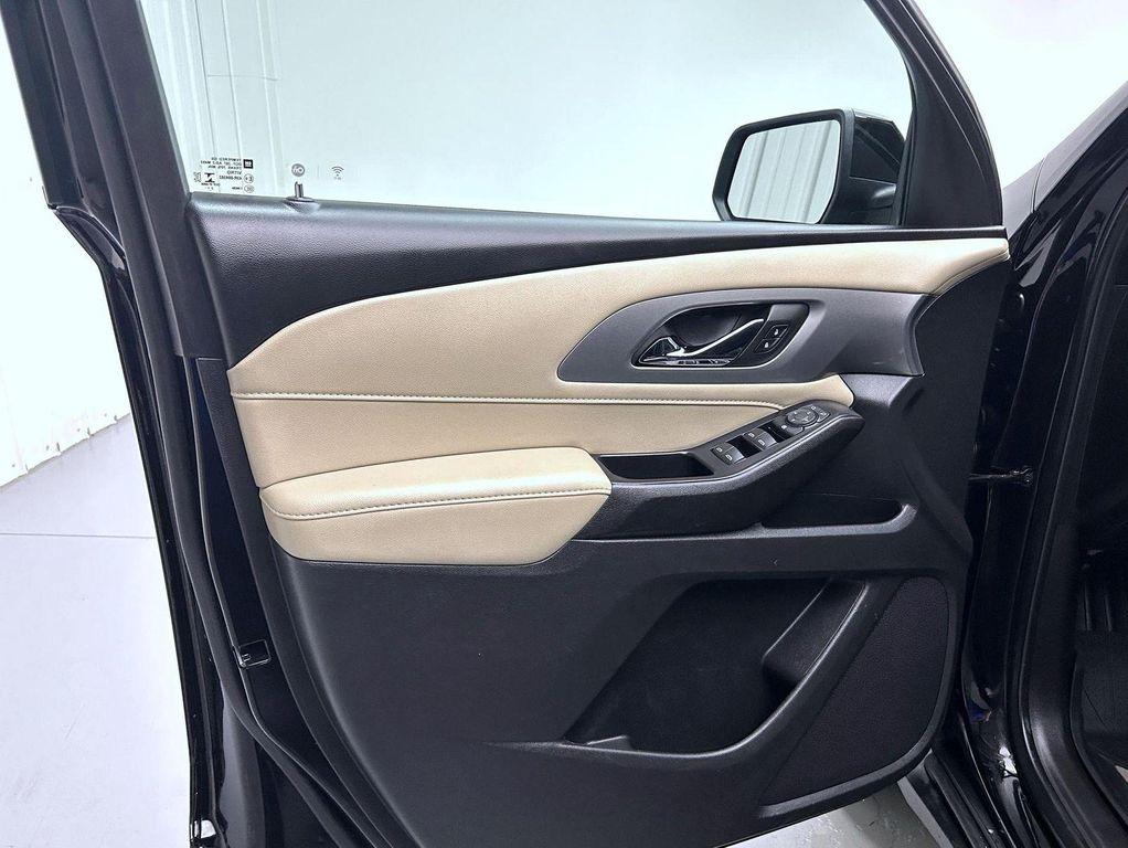 used 2022 Chevrolet Traverse car, priced at $24,228