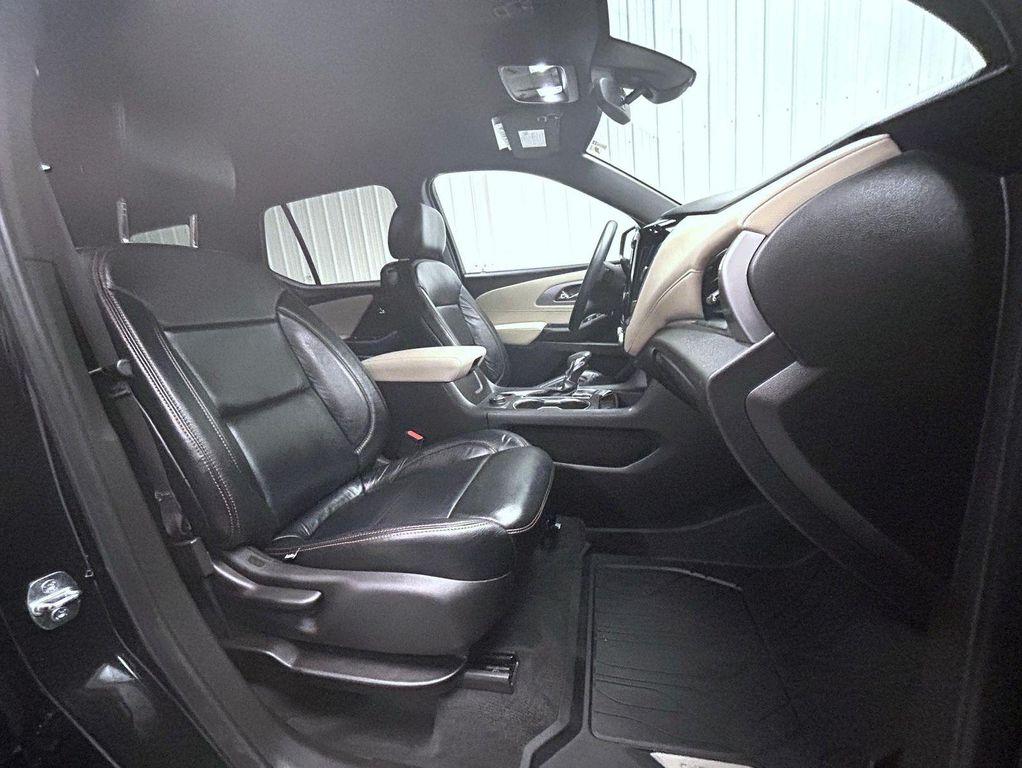 used 2022 Chevrolet Traverse car, priced at $24,228