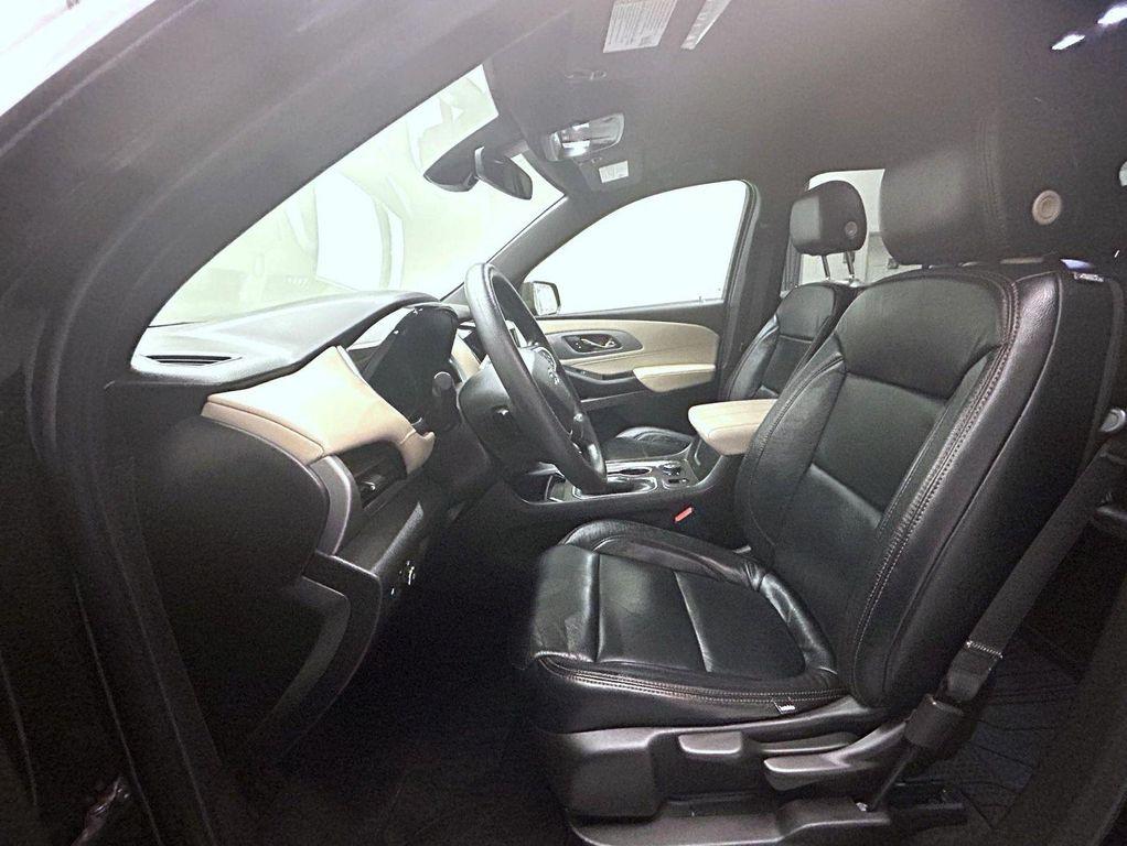 used 2022 Chevrolet Traverse car, priced at $24,228