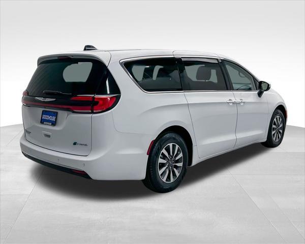 used 2023 Chrysler Pacifica Hybrid car, priced at $26,413