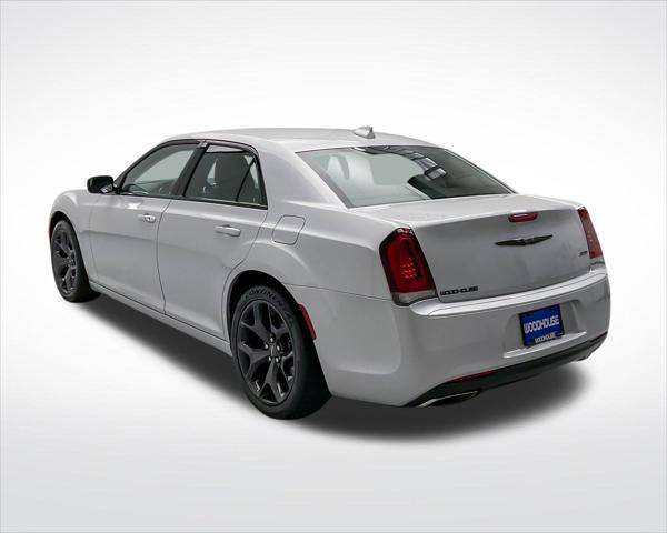 used 2022 Chrysler 300 car, priced at $21,616