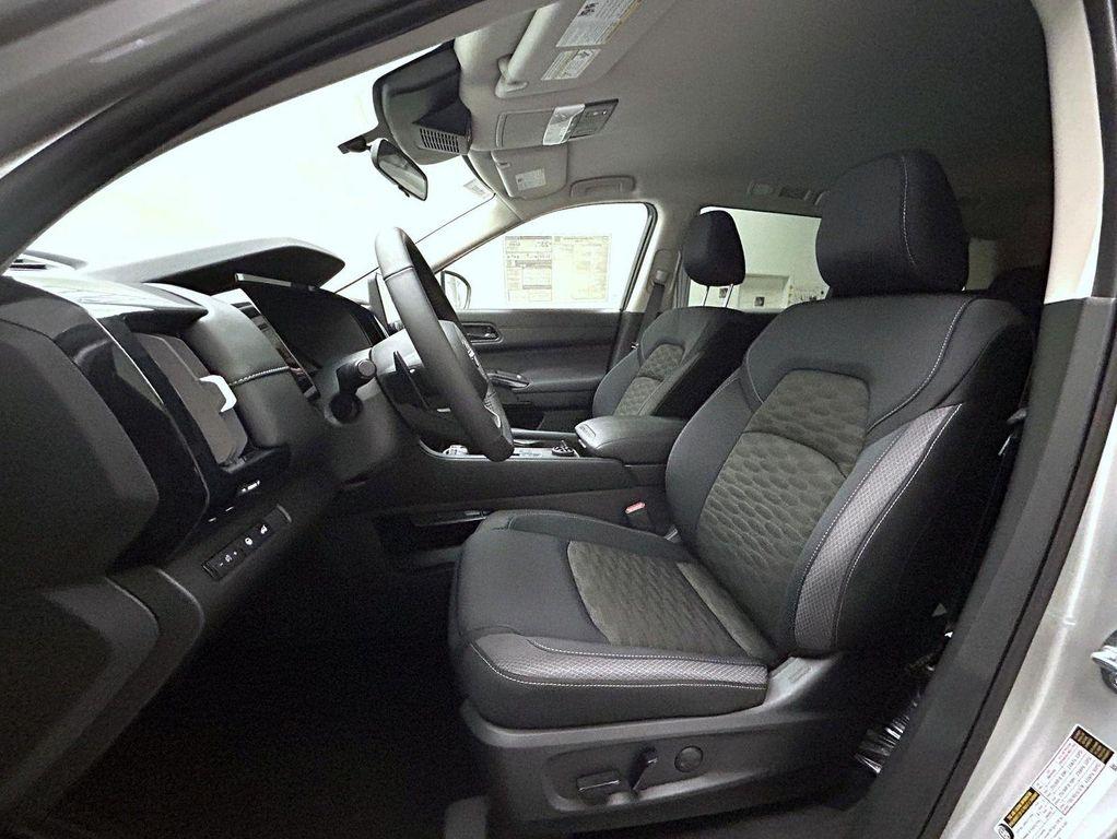 new 2025 Nissan Pathfinder car, priced at $40,772