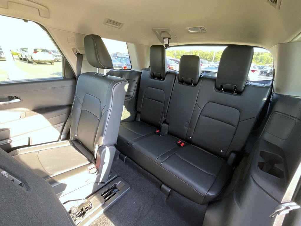 new 2025 Nissan Pathfinder car, priced at $39,324