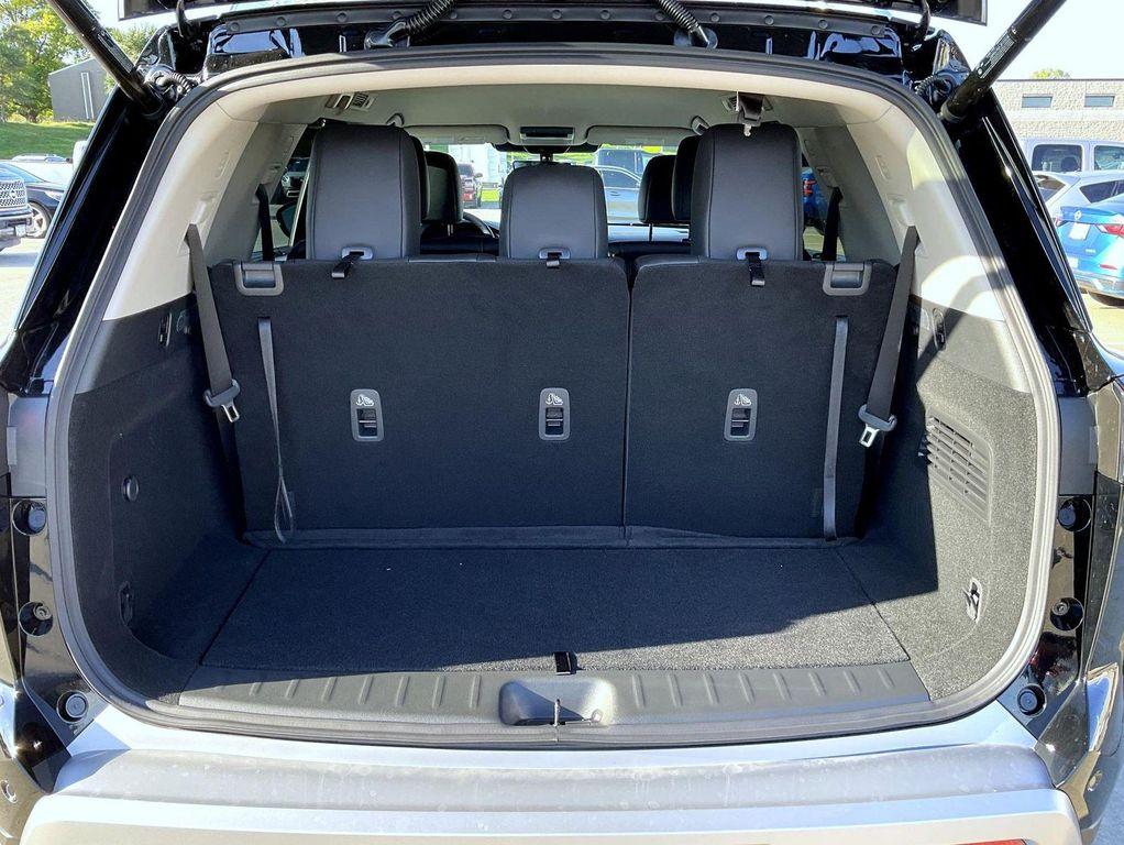 new 2025 Nissan Pathfinder car, priced at $39,324