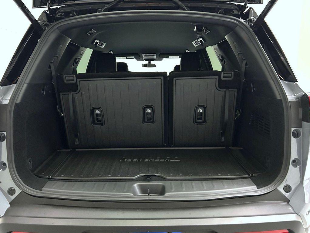 new 2025 Nissan Pathfinder car, priced at $40,283