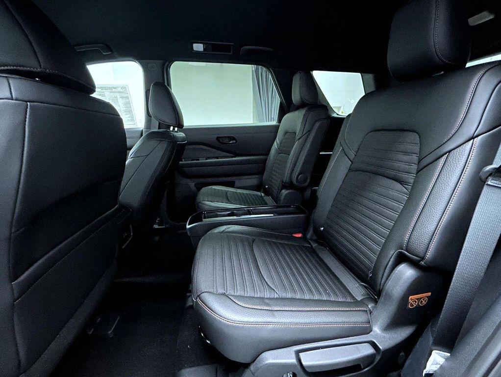 new 2025 Nissan Pathfinder car, priced at $40,283