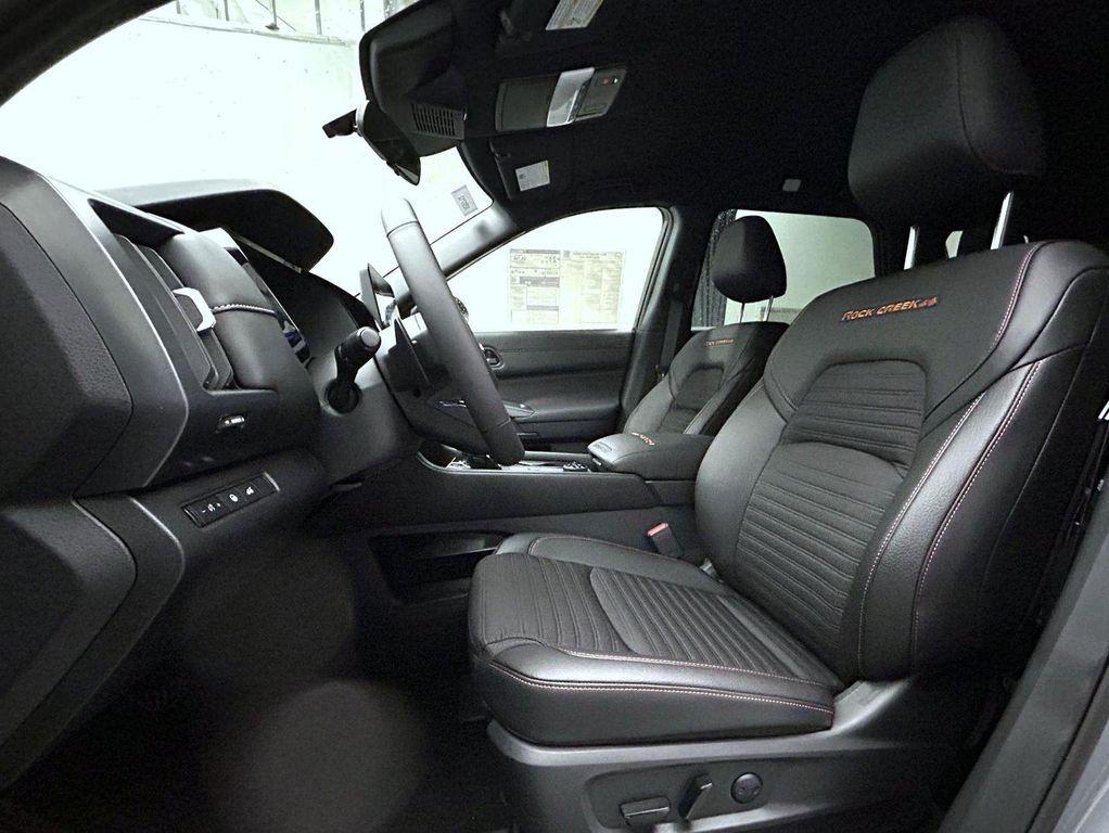 new 2025 Nissan Pathfinder car, priced at $40,283