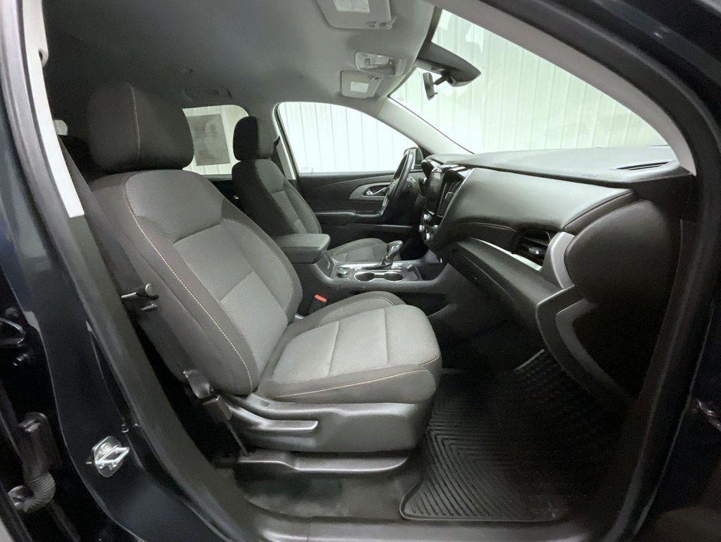 used 2021 Chevrolet Traverse car, priced at $25,461