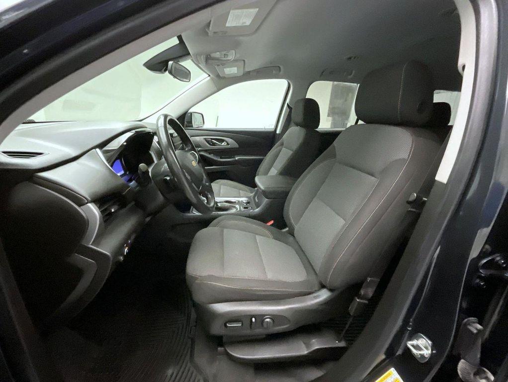 used 2021 Chevrolet Traverse car, priced at $25,461