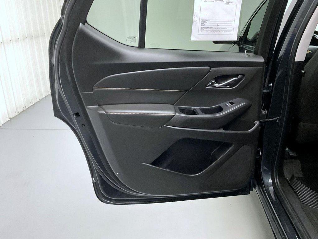 used 2021 Chevrolet Traverse car, priced at $25,461