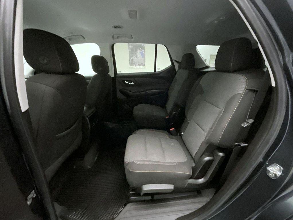 used 2021 Chevrolet Traverse car, priced at $25,461