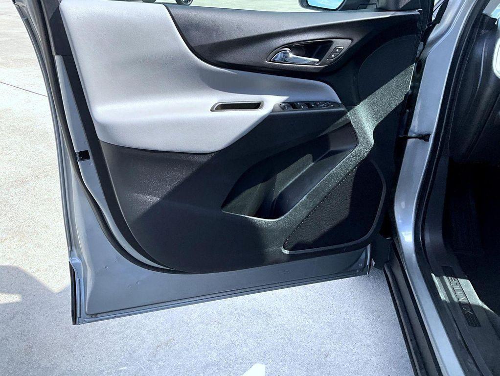 used 2023 Chevrolet Equinox car, priced at $22,888