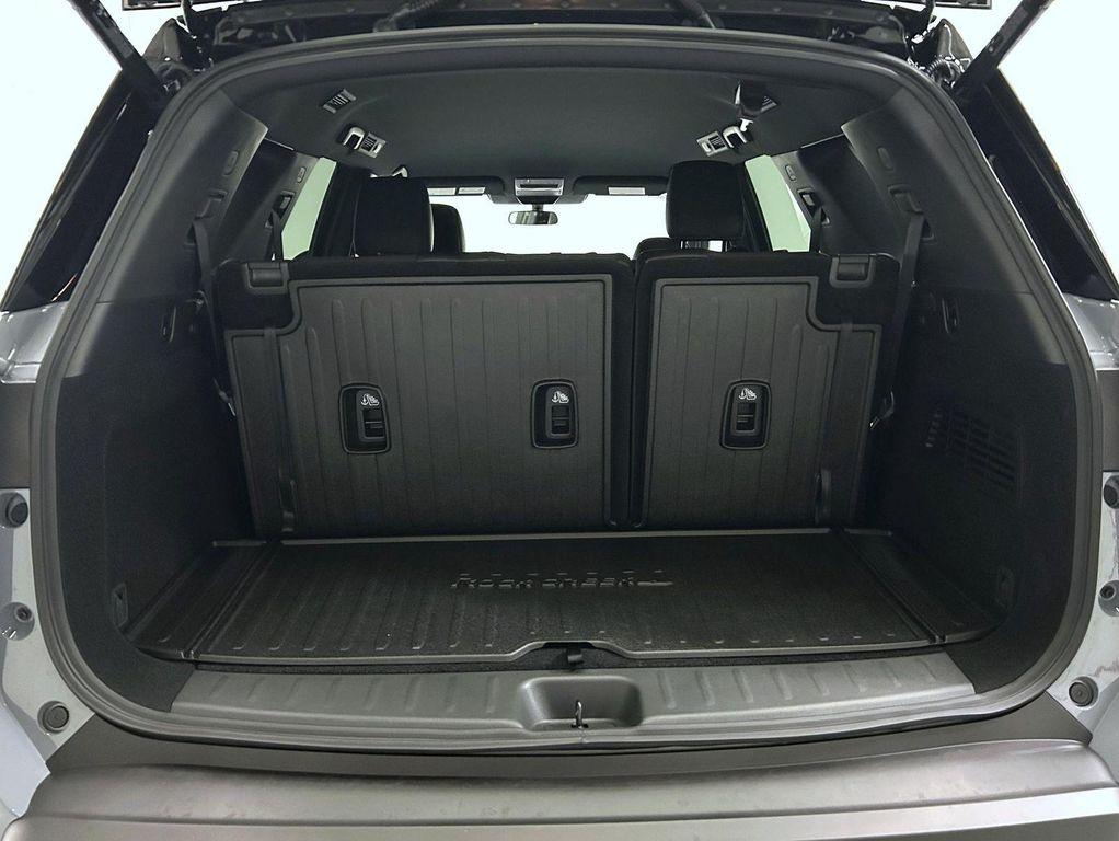 new 2025 Nissan Pathfinder car, priced at $40,283