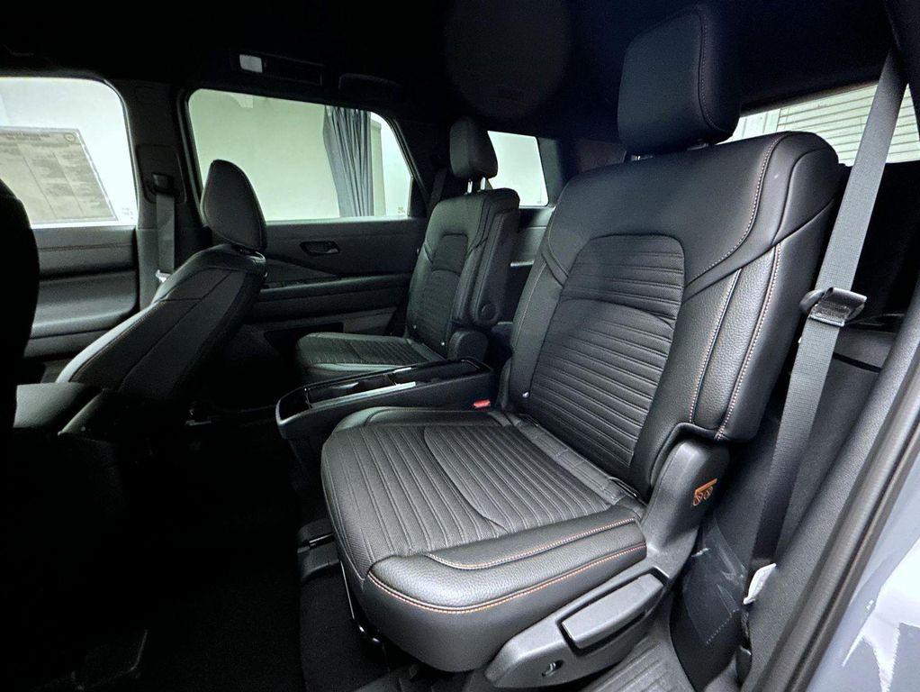new 2025 Nissan Pathfinder car, priced at $40,283