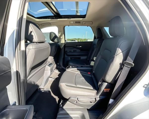 new 2025 Nissan Pathfinder car, priced at $45,179