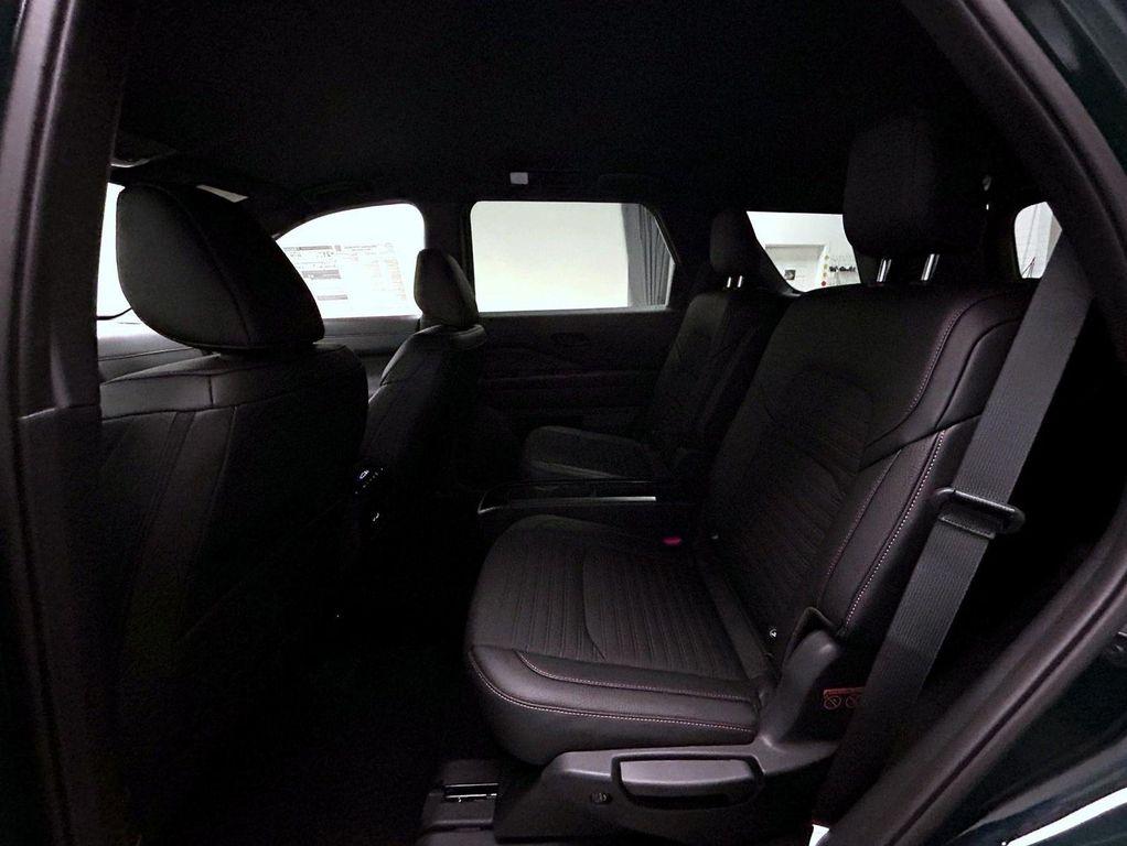 new 2025 Nissan Pathfinder car, priced at $43,372
