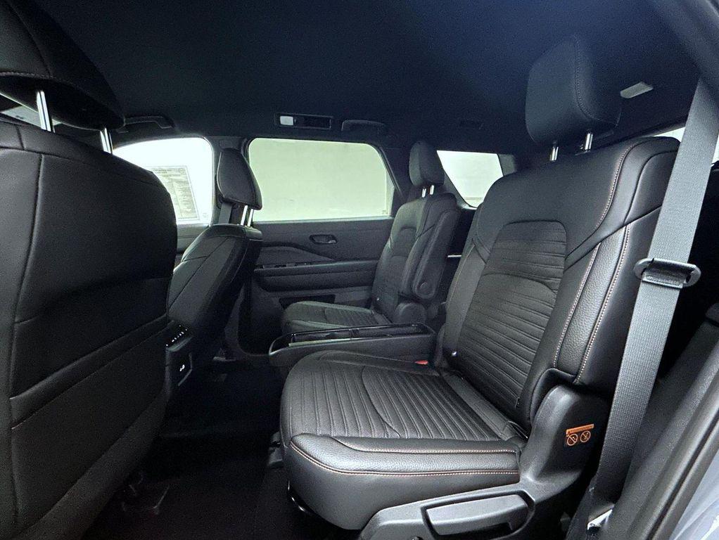 new 2025 Nissan Pathfinder car, priced at $40,283