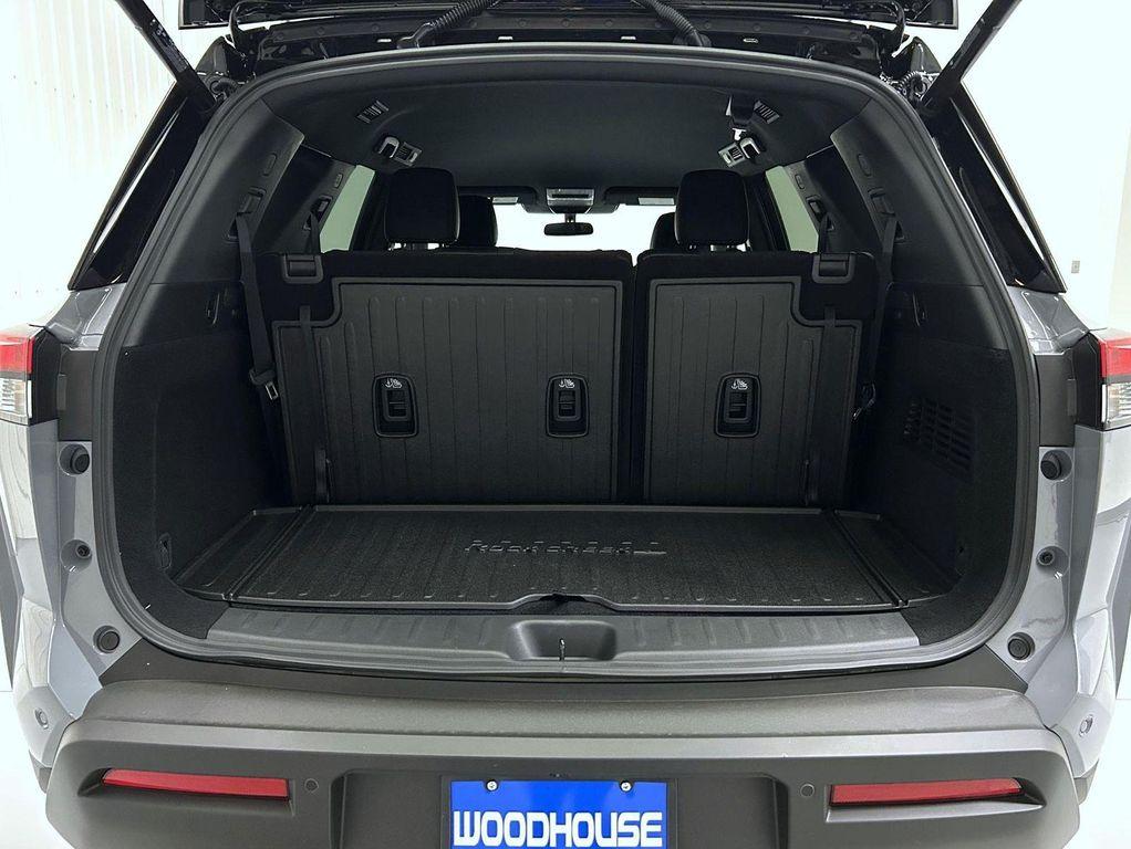 new 2025 Nissan Pathfinder car, priced at $40,283