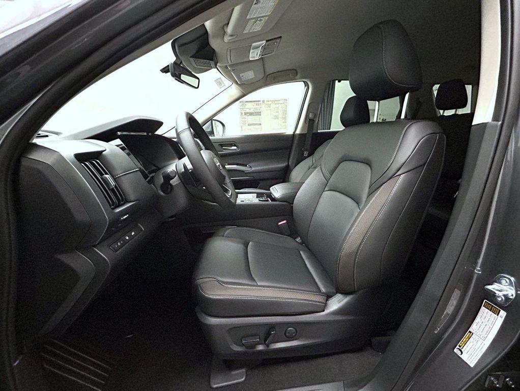 new 2025 Nissan Pathfinder car, priced at $39,324