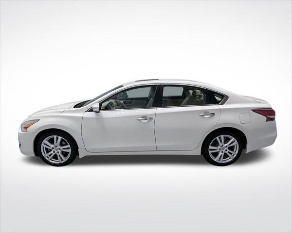 used 2015 Nissan Altima car, priced at $7,900