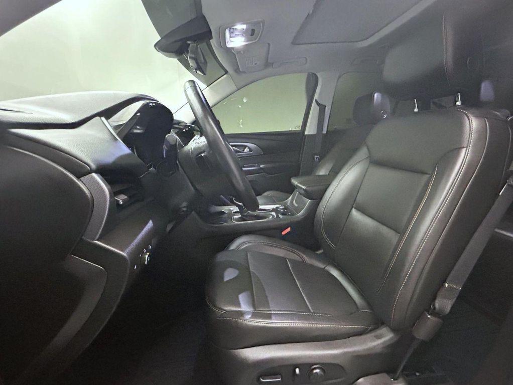 used 2021 Chevrolet Traverse car, priced at $30,389