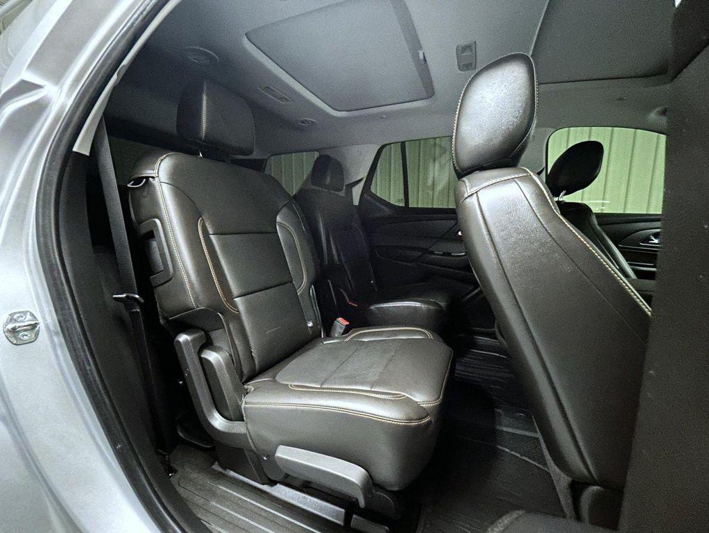 used 2021 Chevrolet Traverse car, priced at $30,389
