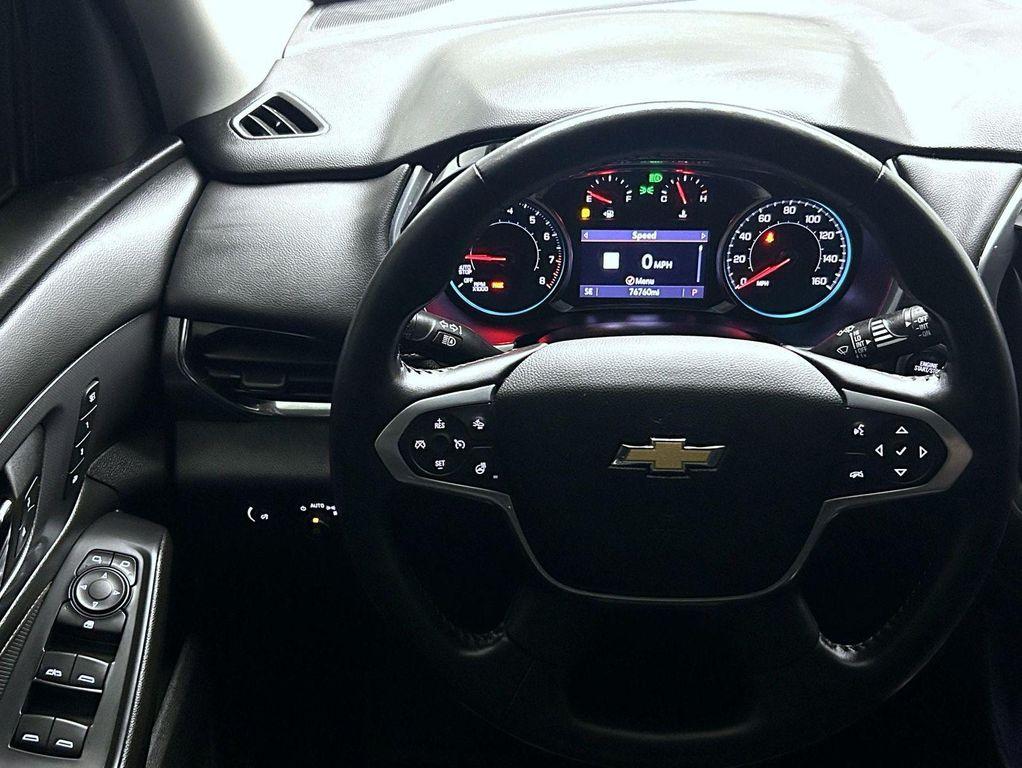 used 2021 Chevrolet Traverse car, priced at $30,389