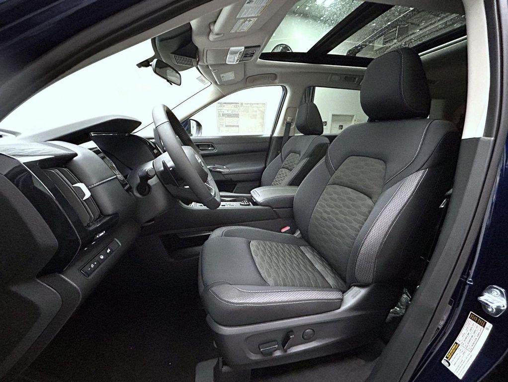 new 2025 Nissan Pathfinder car, priced at $42,575