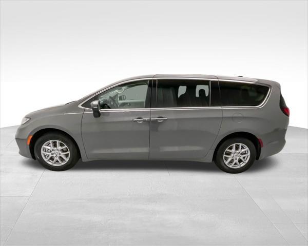 used 2023 Chrysler Pacifica car, priced at $27,059