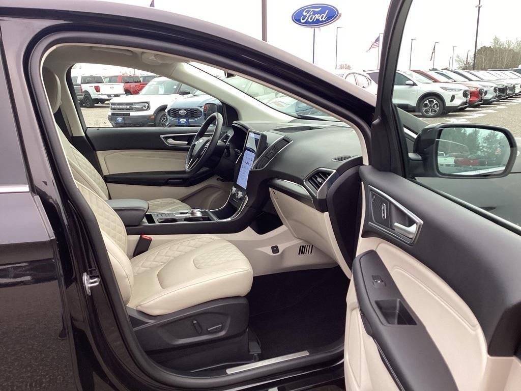 used 2024 Ford Edge car, priced at $32,799