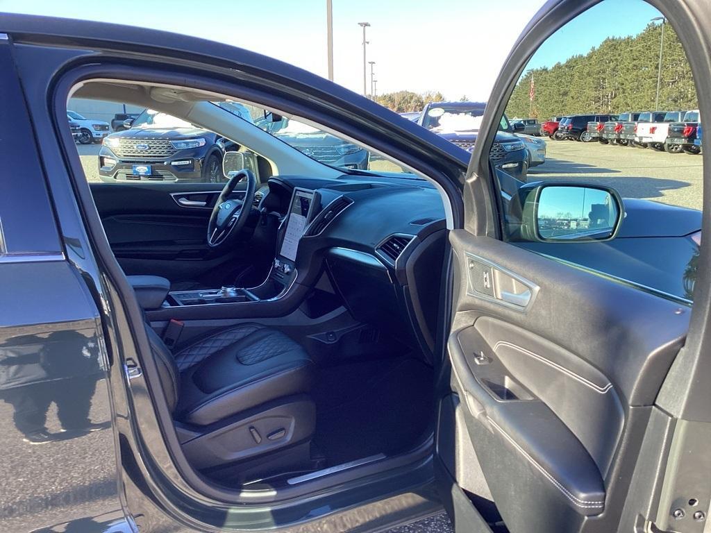 used 2024 Ford Edge car, priced at $32,999