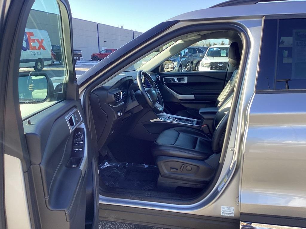 used 2022 Ford Explorer car, priced at $28,999