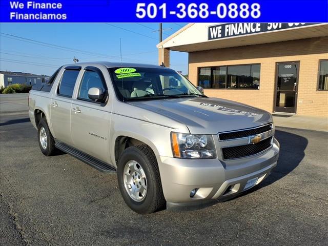 used 2007 Chevrolet Avalanche car, priced at $13,988